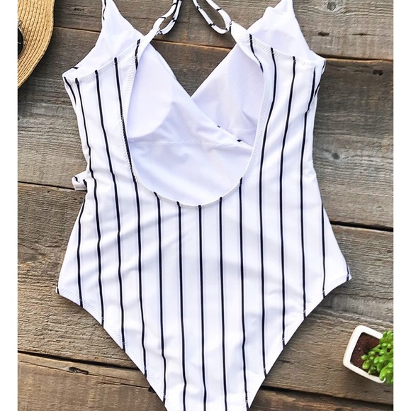 Striped one piece 🔥🔥🔥 - Picture 4 of 6